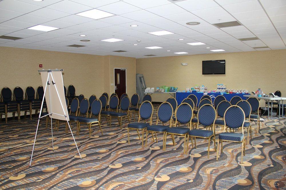 Holiday Inn Express Niles By Ihg Buitenkant foto