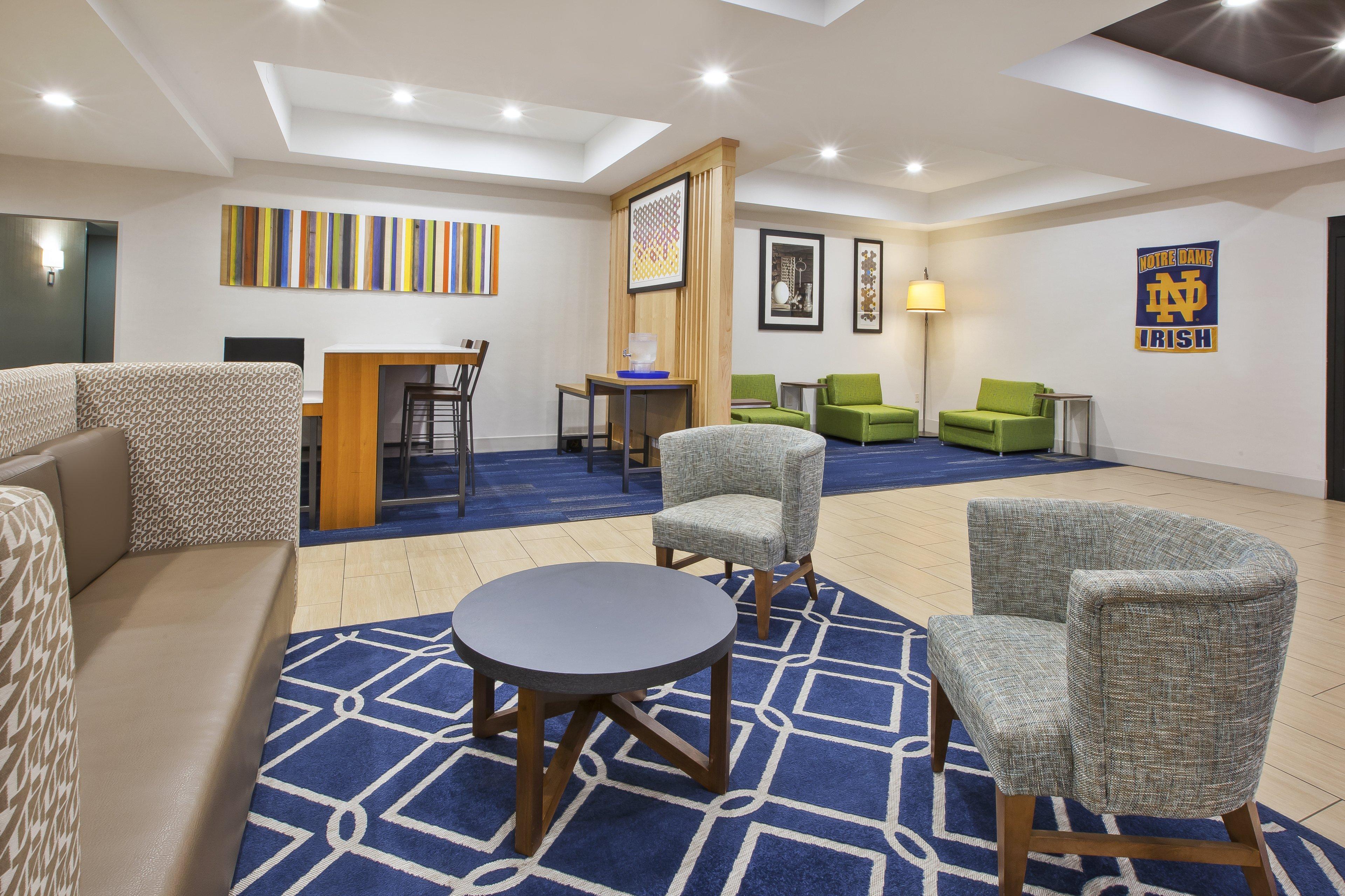 Holiday Inn Express Niles By Ihg Buitenkant foto