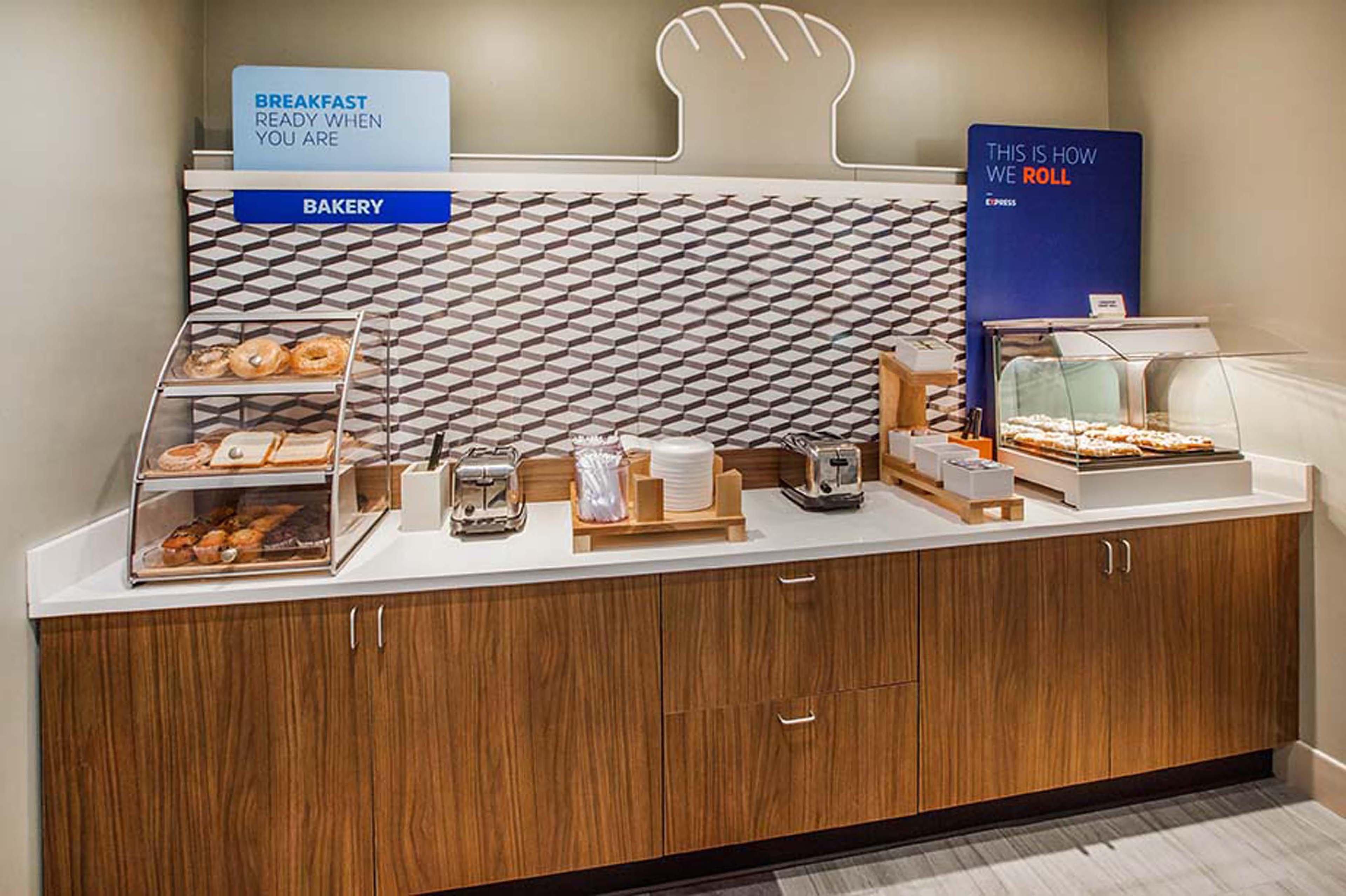 Holiday Inn Express Niles By Ihg Buitenkant foto