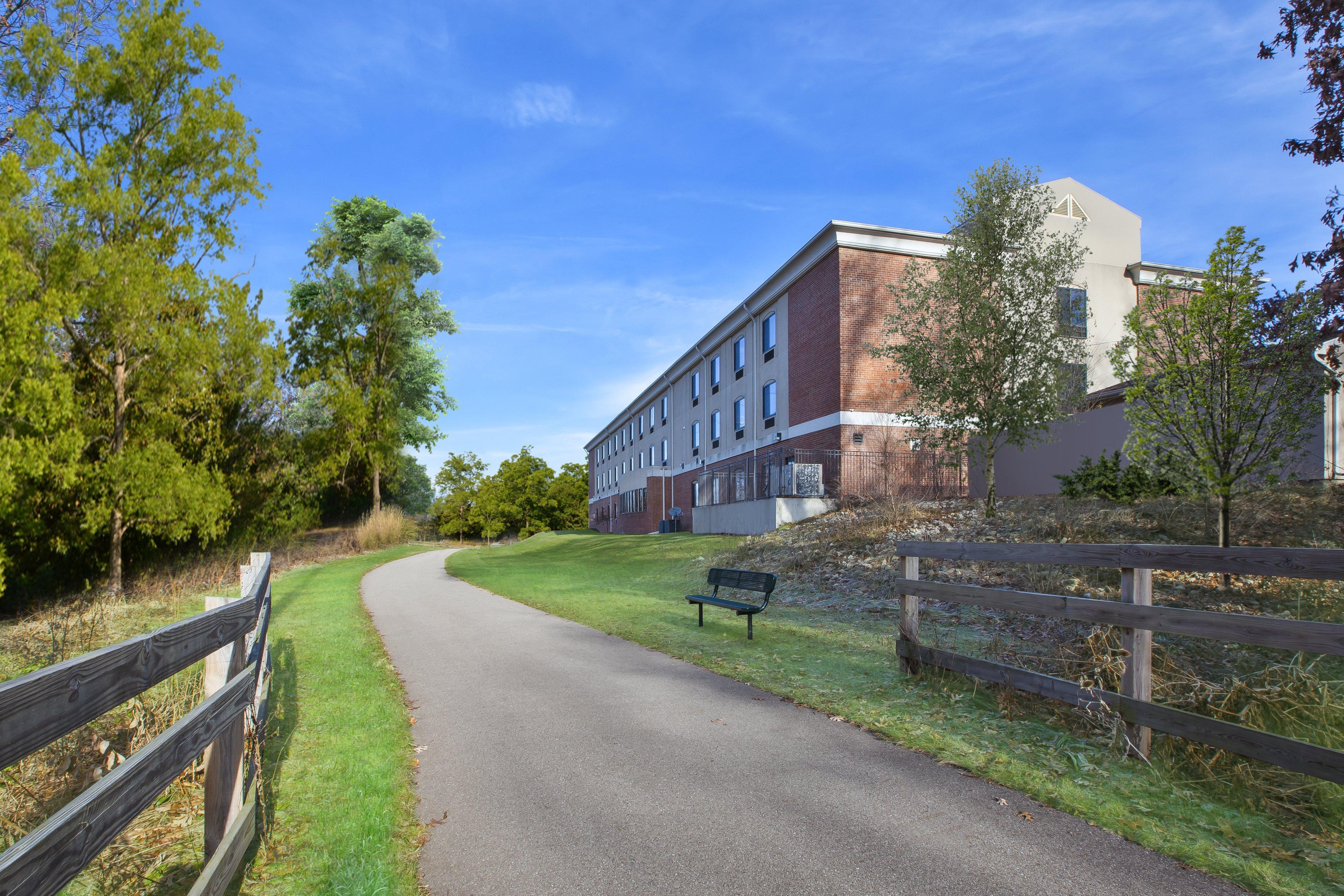 Holiday Inn Express Niles By Ihg Buitenkant foto
