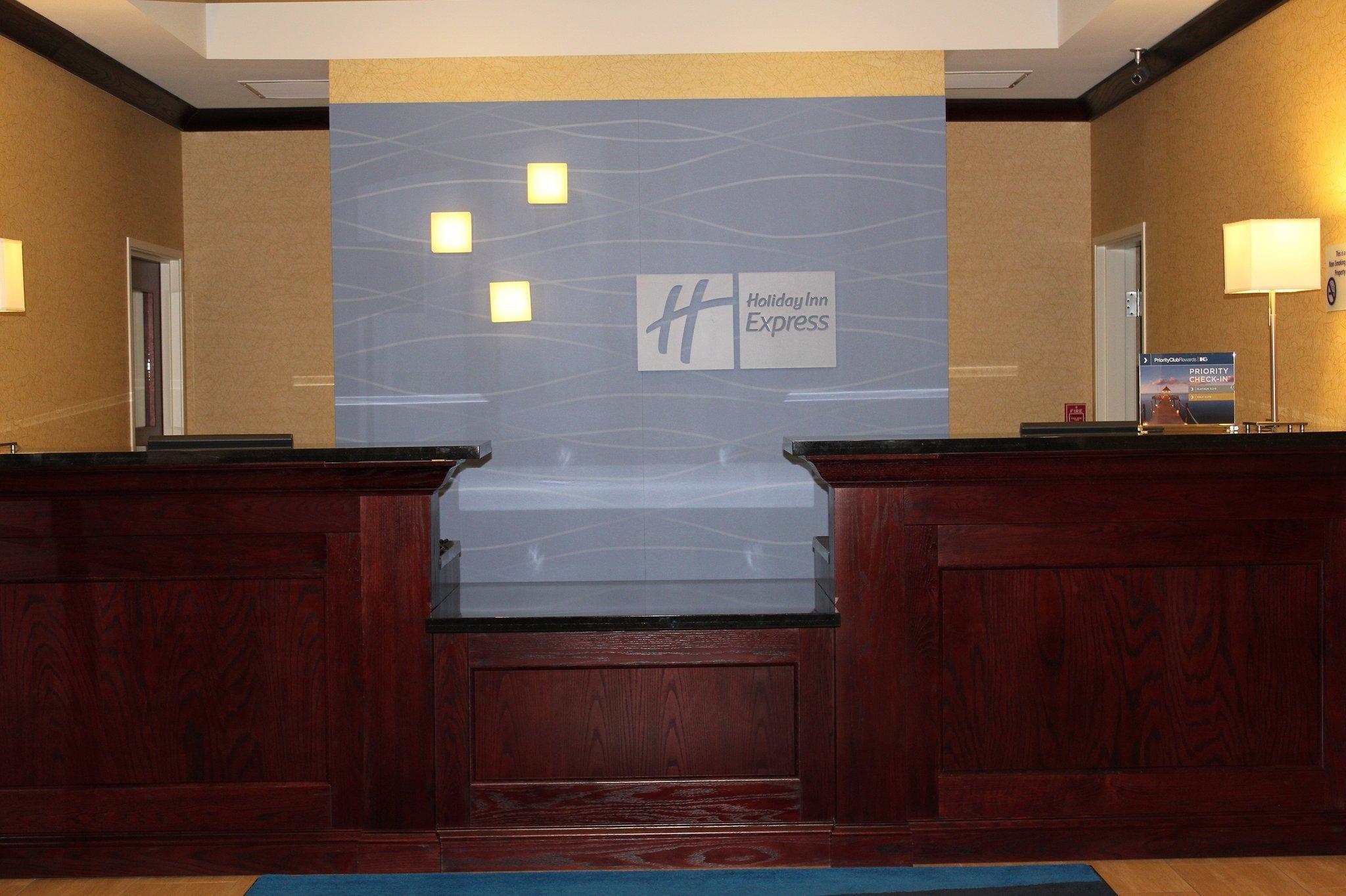 Holiday Inn Express Niles By Ihg Buitenkant foto