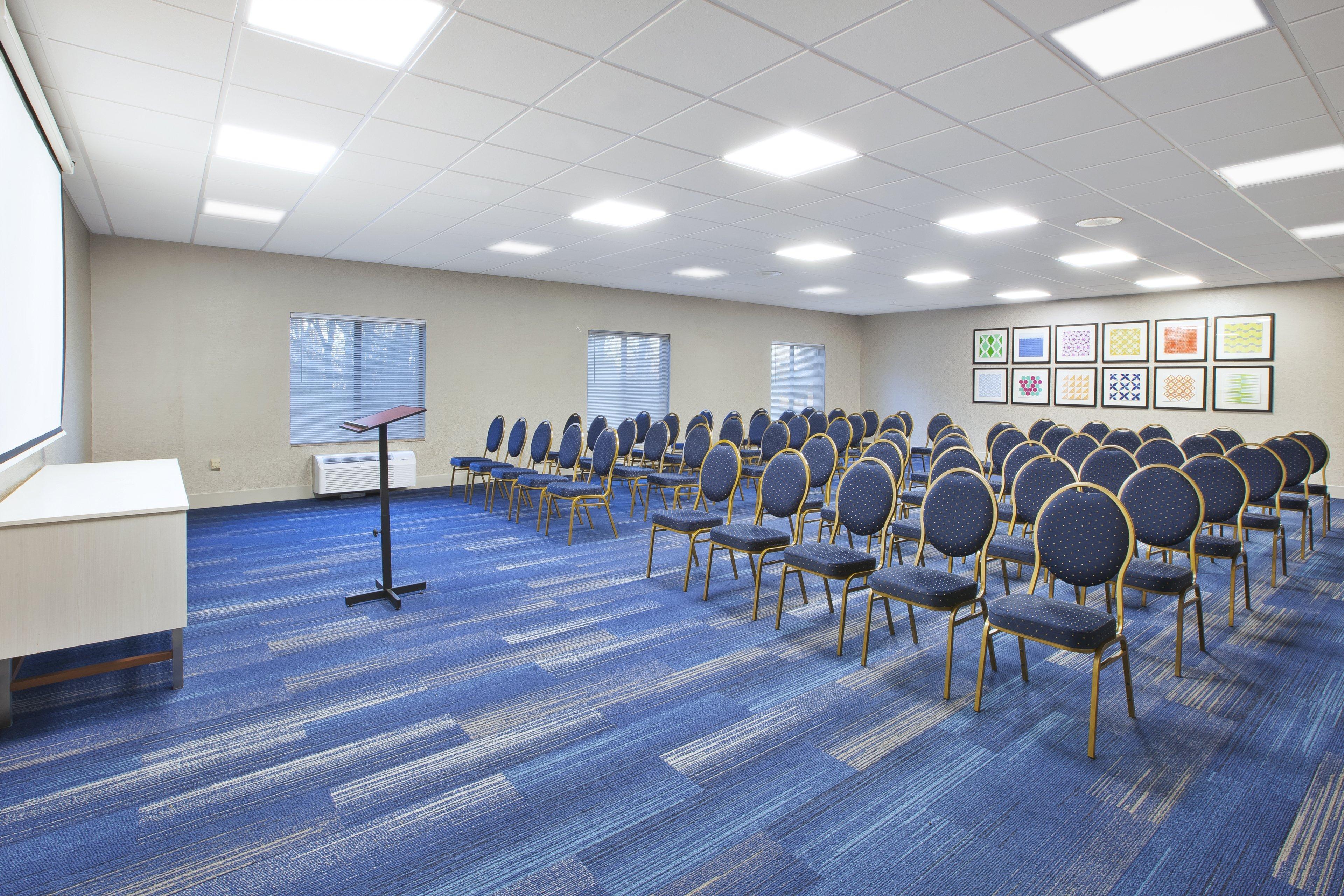 Holiday Inn Express Niles By Ihg Buitenkant foto