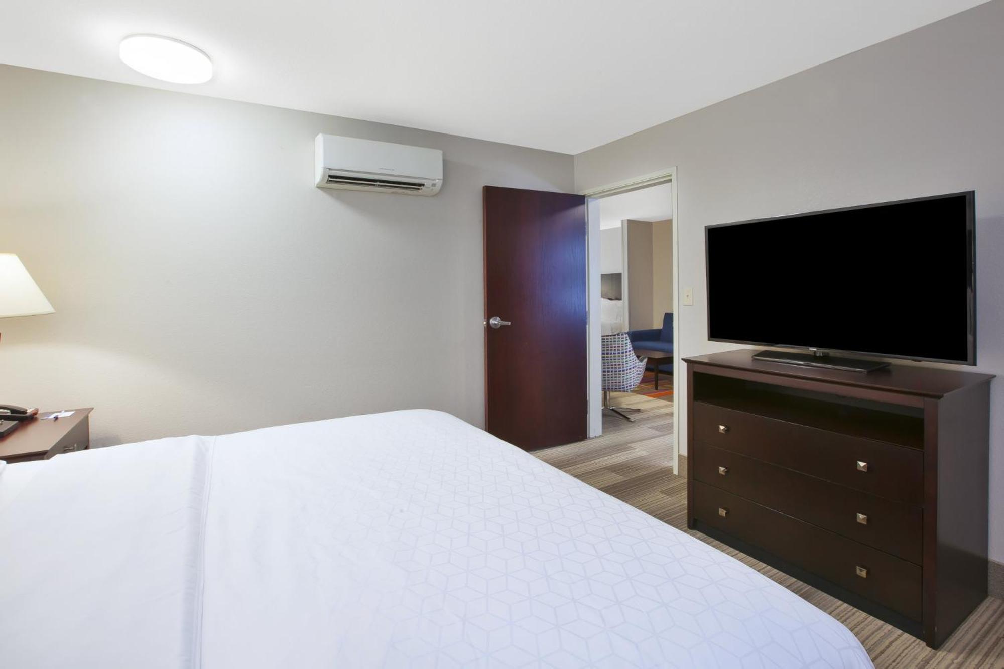 Holiday Inn Express Niles By Ihg Buitenkant foto