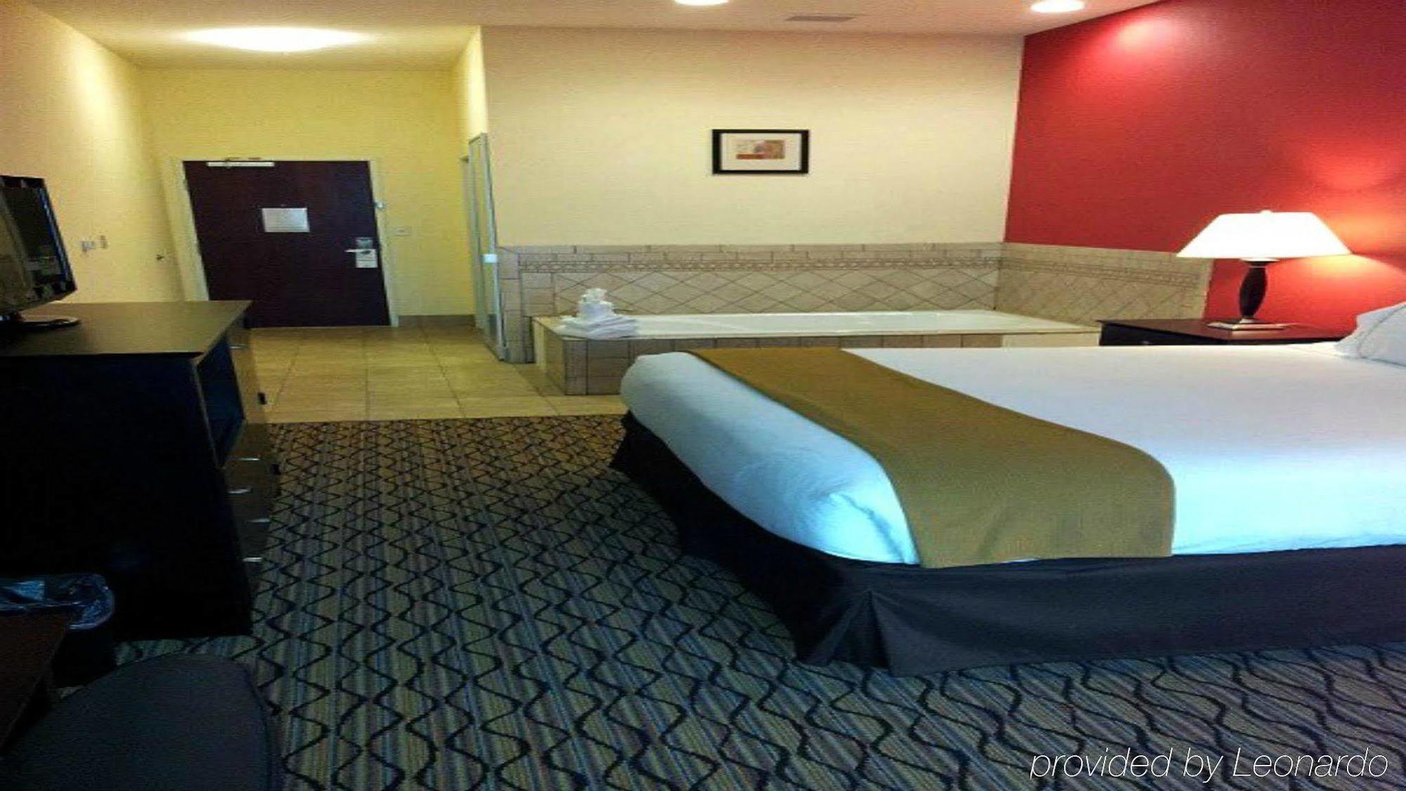 Holiday Inn Express Niles By Ihg Buitenkant foto